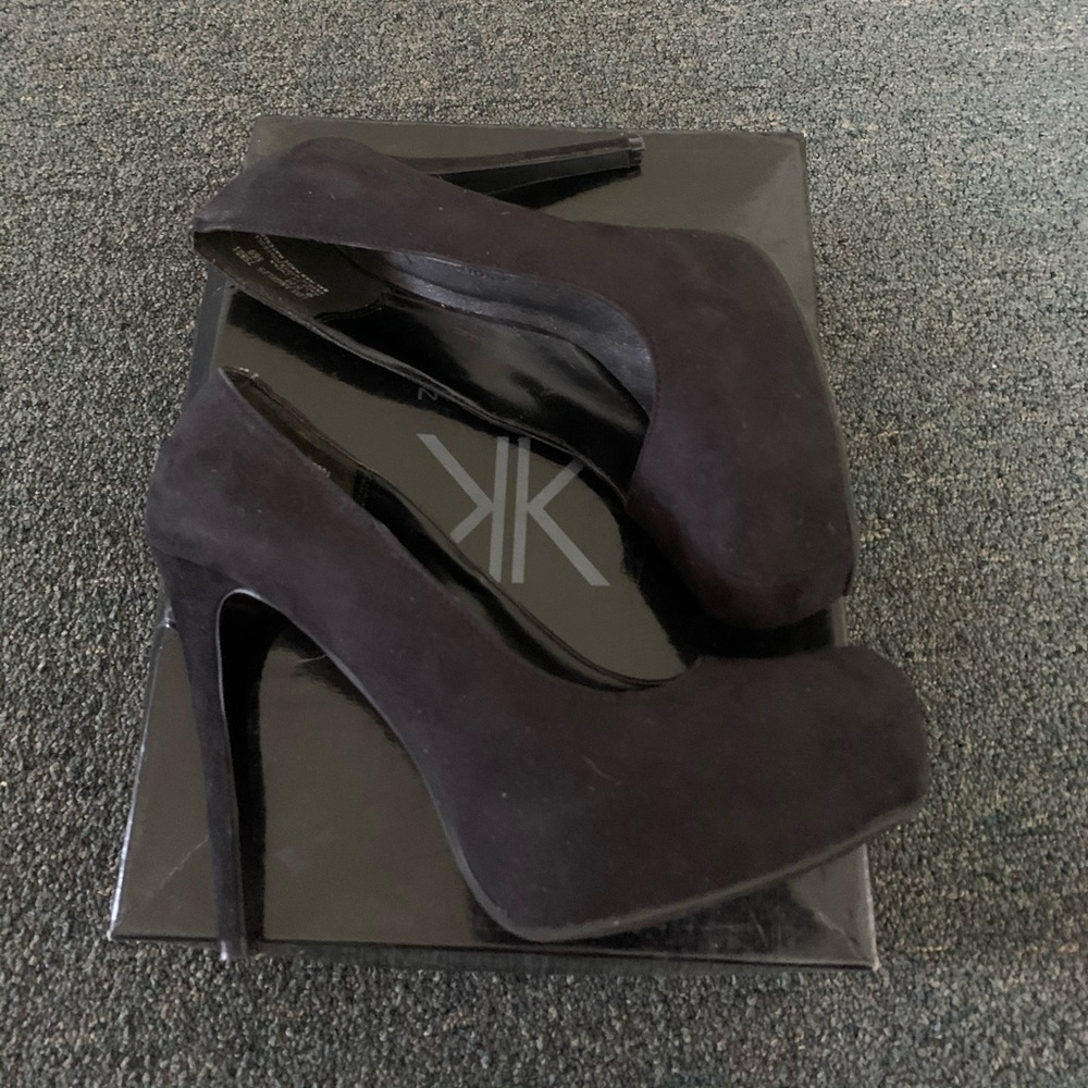 Kim Kardashian pumps